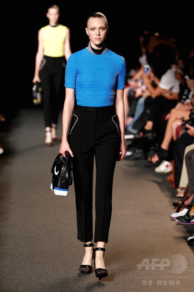 スニーカースタイルがさらに進化！？「アレキサンダー ワン」15年春夏