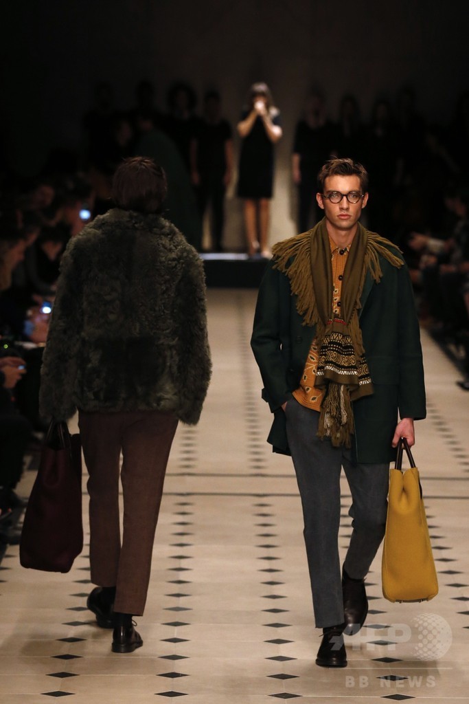 テーマはクラシカリー・ボヘミアン、「バーバリー プローサム」15/16年秋冬メンズ