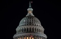 米首都ワシントンの連邦議会で観測された部分月食（2021年11月19日撮影）。(c)ANDREW CABALLERO-REYNOLDS / AFP