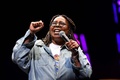 米女優ウーピー・ゴールドバーグさん（2019年6月26日撮影）。(c)ANGELA WEISS / AFP