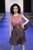 都内で開催された「エスカーダ（ESCADA）」12年春夏コレクションに出演した女優の上戸彩（Aya Ueto、2011年12月2日撮影）。(c)ESCADA