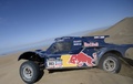 ダカールラリー2014（Dakar Rally 2014）第10ステージ。レースに臨むレッドブルSMG（Red Bull SMG）のカルロス・サインツ（Carlos Sainz、2014年1月15日撮影）。(c)AFP/FRANCK FIFE
