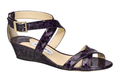 「ジミー チュウ（JIMMY CHOO）」のシューズ・コレクション「CHOO 24:7」の「CONNOR」。（c）JIMMY CHOO