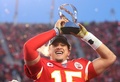 19NFL、AFC決勝、カンザスシティ・チーフス対テネシー・タイタンズ。優勝を喜ぶカンザスシティ・チーフスのパトリック・マホームズ（2020年1月19日撮影）。(c)Tom Pennington/Getty Images/AFP