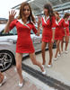 韓国・霊岩（Yeongam）で行われた、12F1第16戦韓国GP（Korean Grand Prix 2012）のレースクイーンたち（2012年10月14日撮影）。(c)AFP/ROSLAN RAHMAN