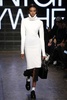 米ニューヨーク市内で発表された「DKNY」15/16年秋冬コレクション（2015年2月15日撮影）。(c)AFP/Getty Images/Neilson Barnard