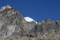 ネパールの首都カトマンズ（Kathmandu）北東約140キロに位置するヒマラヤ（Himalaya）山脈のエベレスト（Everest）周辺の氷河（2009年12月4日撮影）。(c)AFP/Prakash MATHEMA