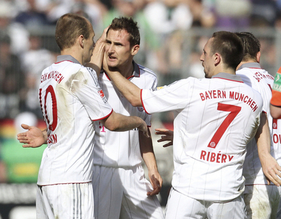 バイエルン・ミュンヘン首位堅守、シャルケが首位に肉薄