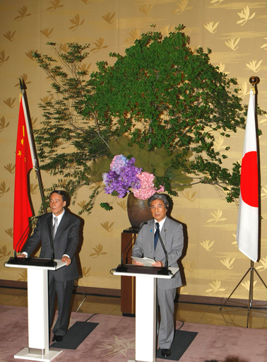 日中ハイレベル経済対話、国際経済回復で一致協力を約束