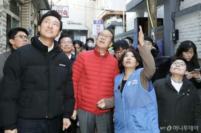 韓国・大統領弾劾局面でも与党支持率が最大野党と拮抗…朴槿恵大統領の時とどう違うか