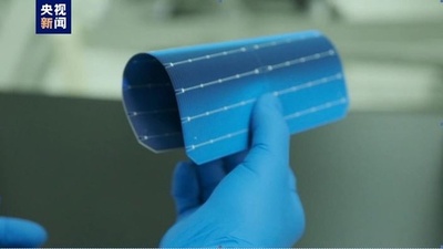 中国、紙のように曲げられるフレキシブルな単結晶シリコン太陽電池の開発に成功