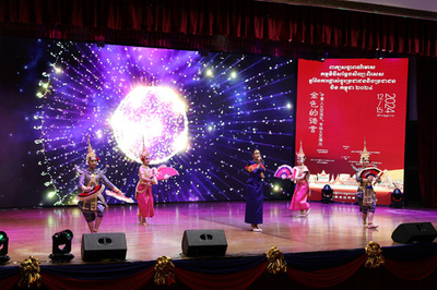 カンボジア王室の王女ジェナ、歌と笑顔でつなぐ中国との友情