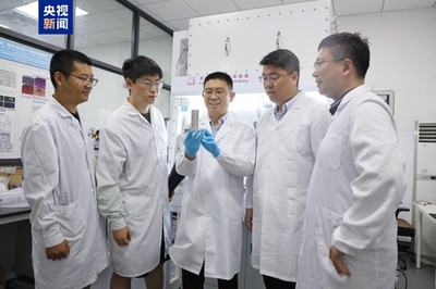 中国の科学者が新発見 月の土壌1トンで50キロの水を生成