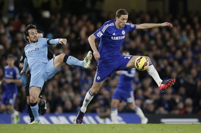 チェルシーとマンCの首位攻防は引き分けに終わる