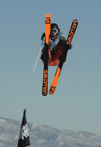 フリースタイルのカナダ代表、照明スタンドの落下で鼻を2針縫う