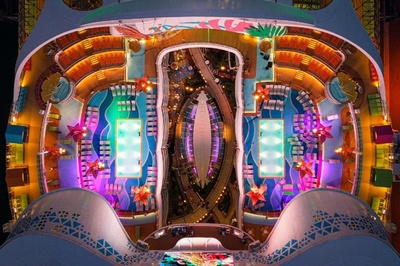 【今日の1枚】海の宝石、空から見た豪華客船 米フロリダ