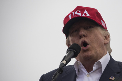 トランプ氏「前代未聞の」スペルミス、ネットユーザー大喜び