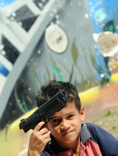 コロンビアで「子どもの武装解除」週間