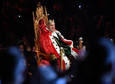 フューリー、各所から表敬訪問の招待受けるも「キャラバンに戻る」