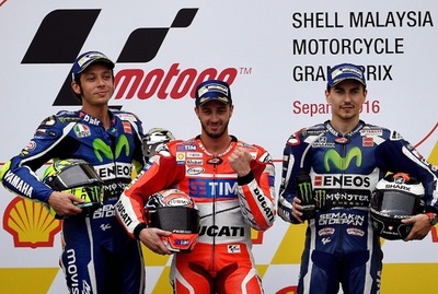 ドビツィオーゾがロッシ抑え7年ぶりの勝利、マレーシアGP