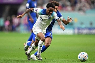 スターリングが代表チームに再合流へ、空き巣被害で一時帰国