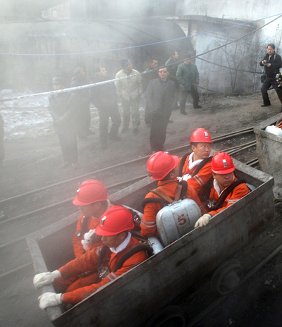 中国の炭坑爆発事故、死者104人に 過去2年で最悪