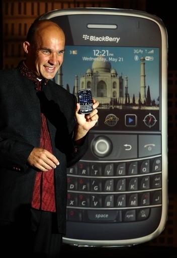 ブラックベリーのRIMがアップルに反論、iPhone4受信感度問題で