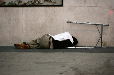 米ホームレス保険金殺人、2被告の公判始まる