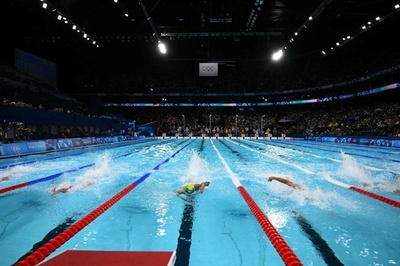 中国競泳の薬物問題、22年にも2選手が陽性も処分なし 報道