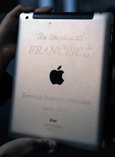 ローマ法王のiPad、チャリティーオークションに出品へ