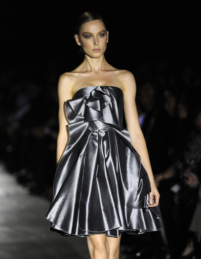 ＜11年春夏東京コレクション＞コラソンデルアルマ、新作を発表