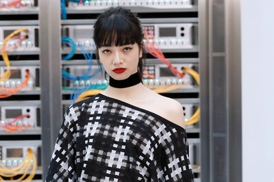 小松菜奈やリリーローズら、「シャネル」の来場ゲストをチェック！