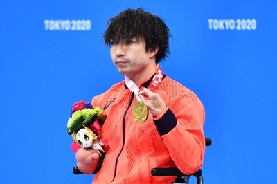 鈴木孝幸が東京パラ日本勢初の金 男子100m自由形S4で優勝