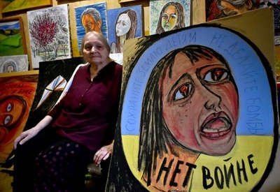 「沈黙は賛成と同じ」 ロシアで声を上げる76歳の反戦画家