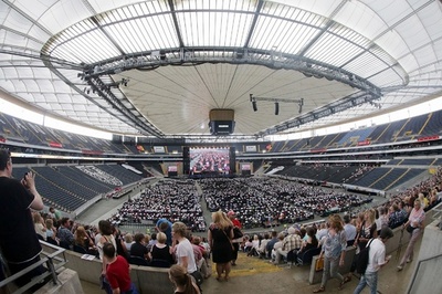 7500人超！ 世界最多人数のオーケストラが演奏 独