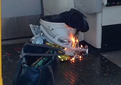 ロンドン爆発、バケツ爆弾の「火の壁」が通勤客襲う