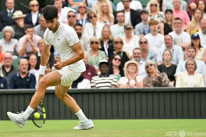 アルカラスがウィンブルドン4回戦へ ティアフォーとのフルセット制す