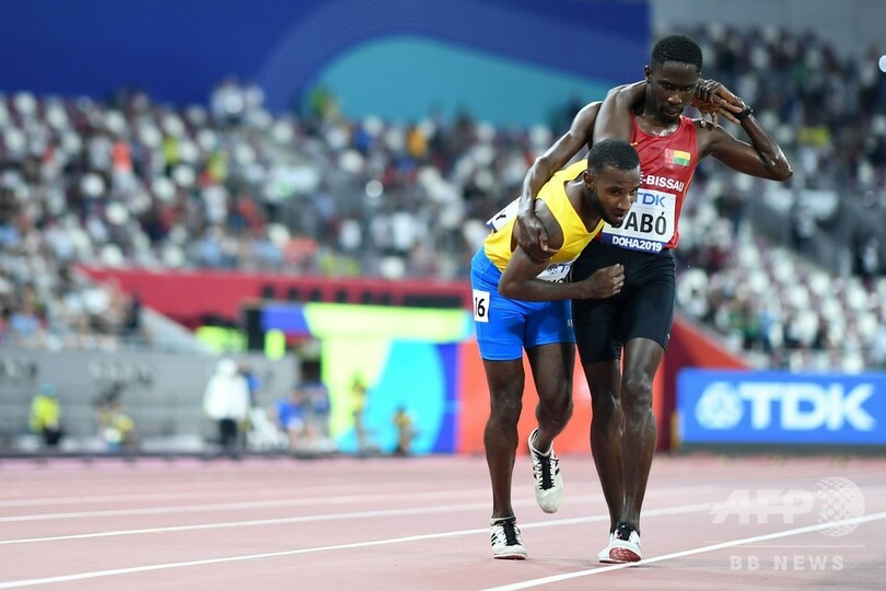 感動的なスポーツマンシップに大喝采 世界陸上5000ｍ予選 写真11枚 国際ニュース Afpbb News