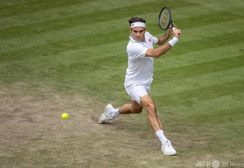 フェデラーがウィンブルドン8強敗退 今後は「焦らず結論」