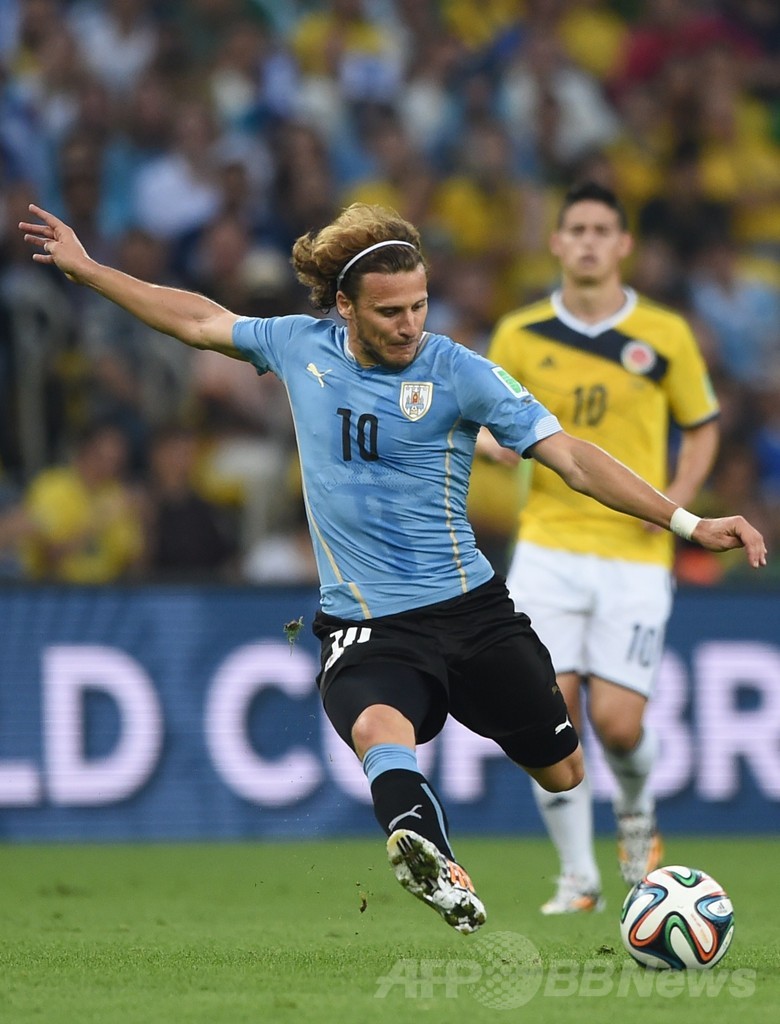 ロドリゲスが活躍みせたコロンビア、スアレス不在のウルグアイ撃破