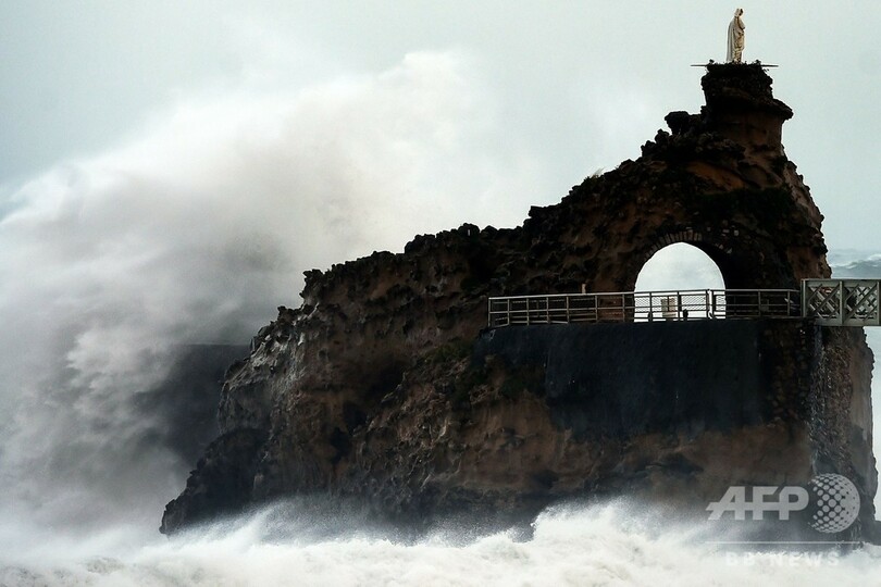 南仏で暴風雨が猛威振るう、停電で約14万人に影響 1人不明