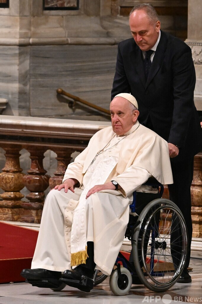 ローマ教皇、就任時に辞表用意 健康問題に備え