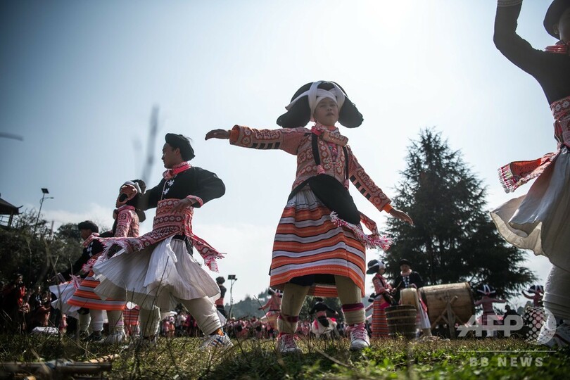 大きなかつらが伝統 長角ミャオ族の春節祝う祭り 貴州 写真枚 国際ニュース Afpbb News