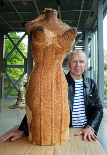 デザイナーのゴルチエ氏、ファッション業界からの引退表明