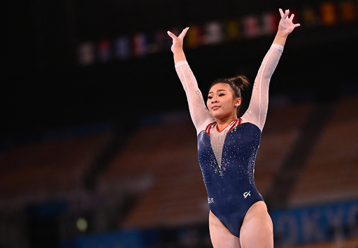 米の18歳スニサ・リーが体操女子個人総合で金 村上5位 五輪 写真11枚