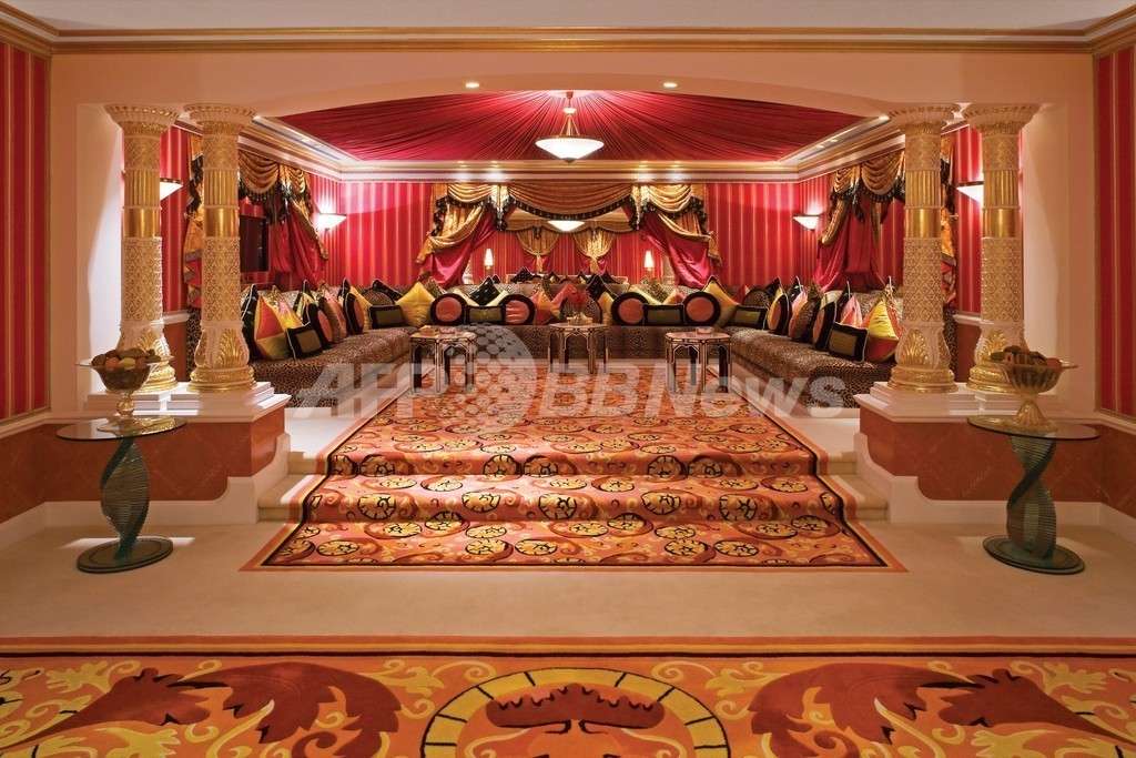 世界で最高のホテルに「ブルジュ・アル・アラブ」