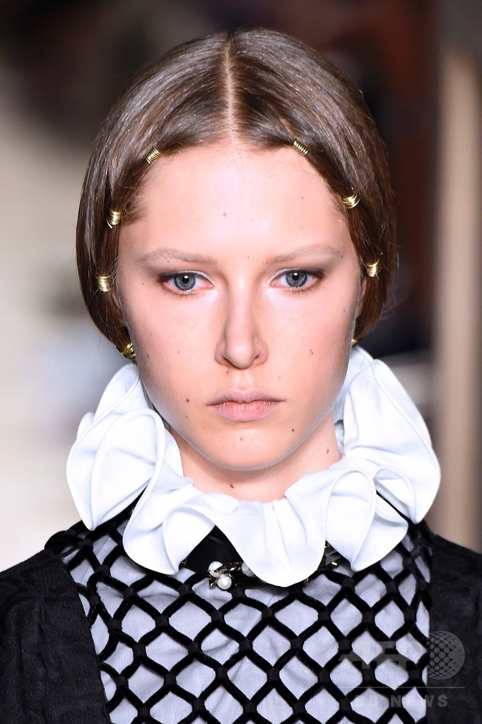 「ヴァレンティノ」16/17年秋冬パリ・オートクチュール