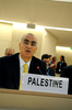 スイス・ジュネーブ（Geneva）の国連（UN）欧州本部で開かれた国連人権理事会（UN Human Rights Council）の特別会合で演説するパレスチナ自治区代表のIbrahim Khraishi氏（2009年10月15日撮影）。(c)AFP/Jean Pierre Clatot