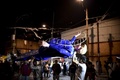 メキシコの首都メキシコ市で行われた「イースター（復活祭）」前の「聖週間」の行事で火を付けられる前のドナルド・トランプ氏の張り子人形（2016年3月26日撮影）。(c)AFP/YURI CORTEZ