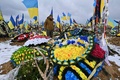 ウクライナ・ハルキウの墓地に設けられた兵士の埋葬地（2023年2月16日撮影、資料写真）。(c)SERGEY BOBOK / AFP
